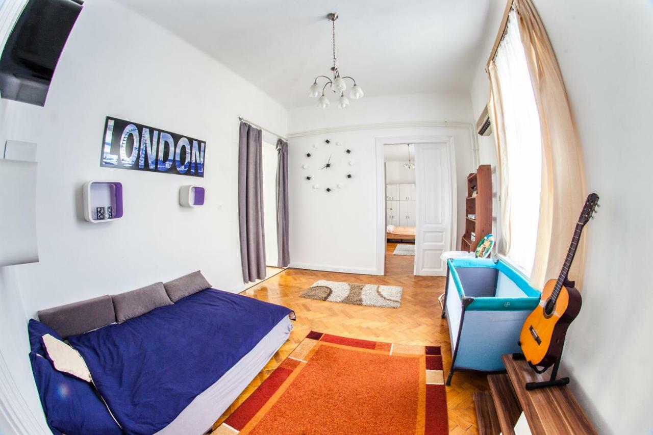 Inner City Apartment Debrecen Bagian luar foto